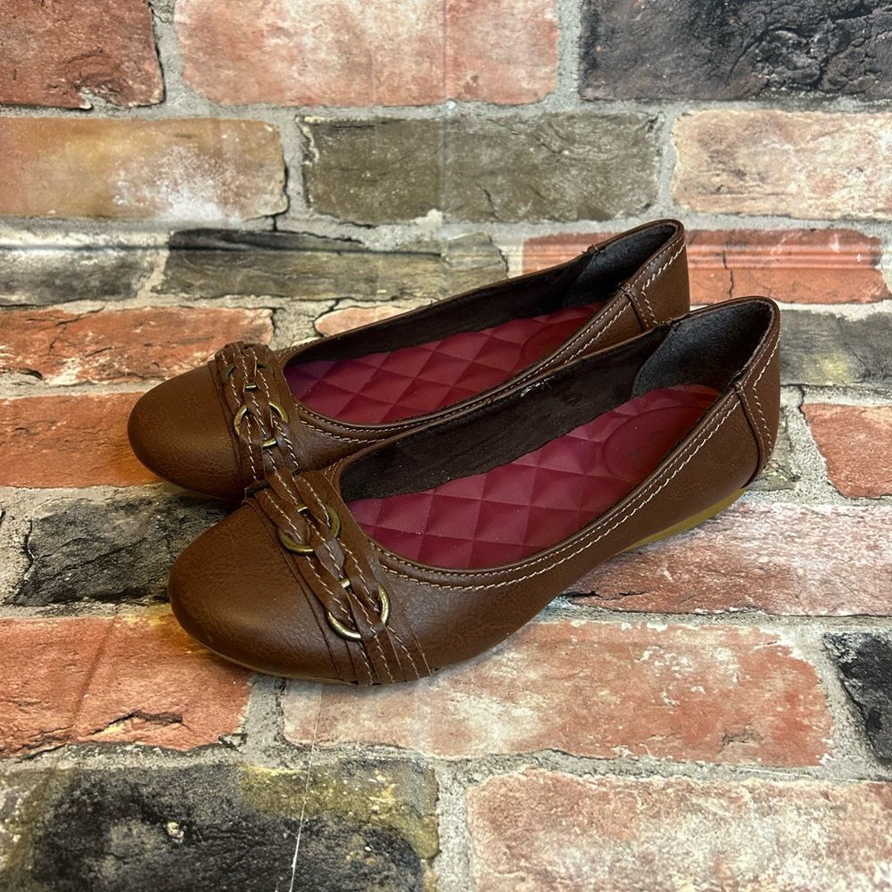 Sugar Brown Flats with Chain Detail